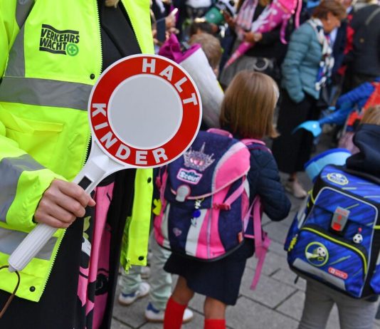 Can grandchildren go back to grandma and grandpa? Switzerland is supposed to allow this!