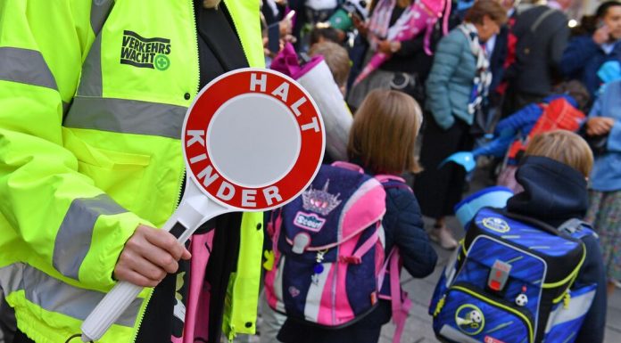 Can grandchildren go back to grandma and grandpa? Switzerland is supposed to allow this!