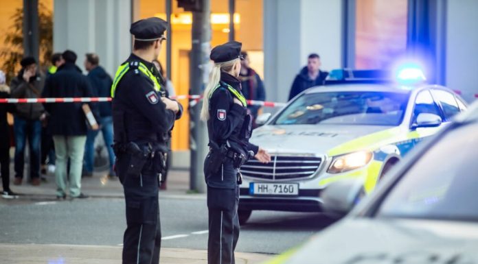 Terror attack in Hanau? Men attack passers-by with a knife!