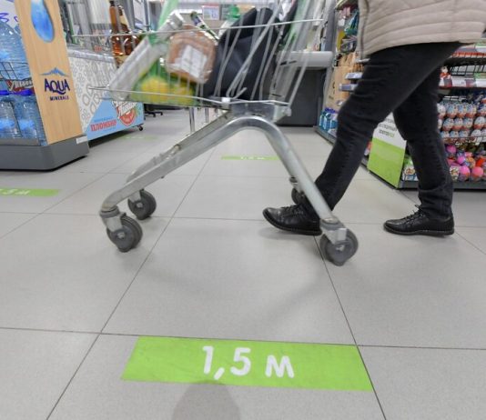 In Moscow revealed violations in the provision of social distancing in commercial networks
