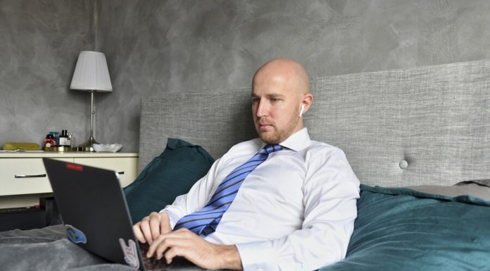 In Roskoshestvo gave advice on dealing with stress on isolation