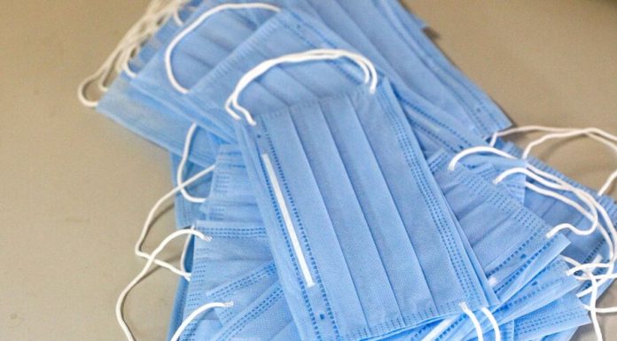 Medical mask with the function of measuring the temperature present in the capital in April – may