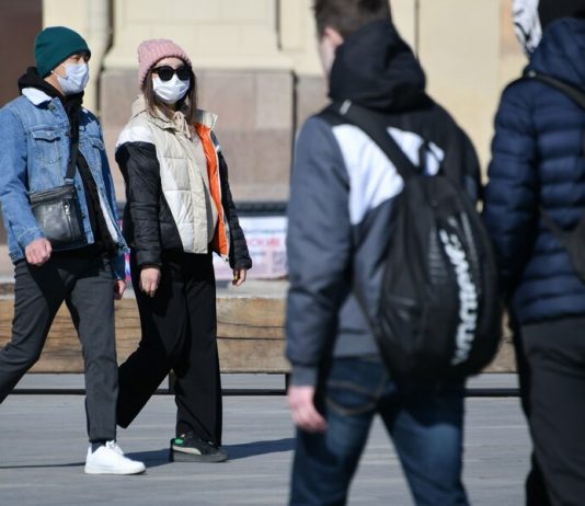 Putin signed a law on criminal liability failure to comply with quarantine Putin signed a law on criminal liability failure to comply with quarantine