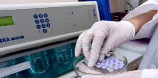 Putin signed a law on fines for the online sale of counterfeit drugs