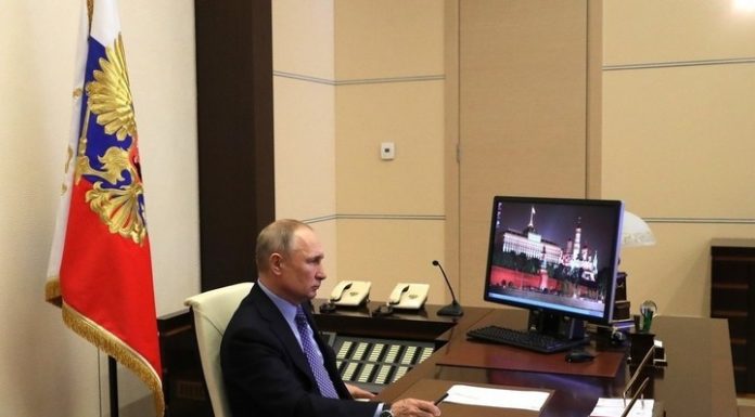 Putin went on udalenku Putin went on udalenku