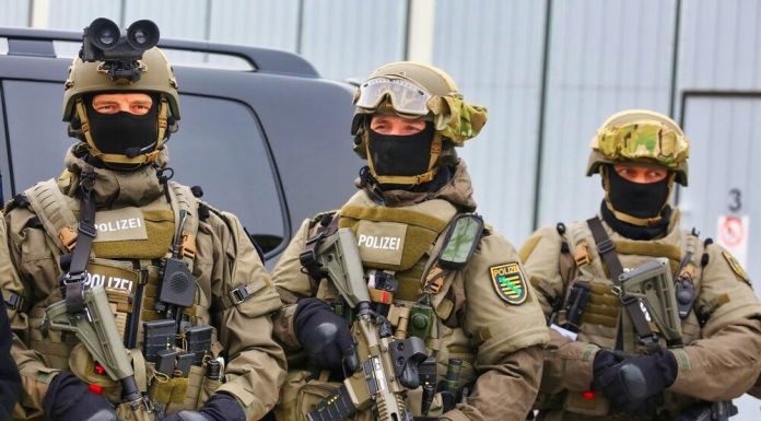 Breaking News: Anti-Terror Raid in 6 German Cities! Mosques and apartments searched: Seehofer bans Hezbollah!