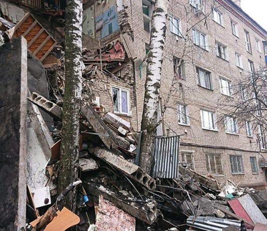 Six people extracted from the rubble at the blast site in the house in the suburbs Six people extracted from the rubble at the blast site in the house in the suburbs