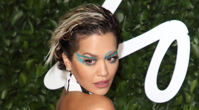 Blue Eyes: Stars are daring a new eye shadow trend