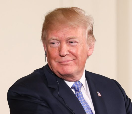 Why Donald Trump finds this video with Helene Fischer “great!”