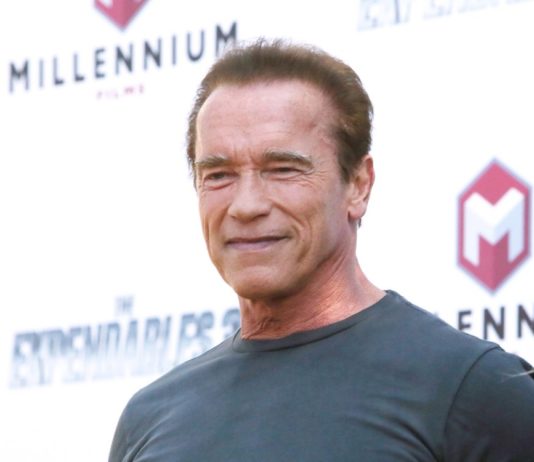 Arnold Schwarzenegger: Funny birthday video for donkey Lulu