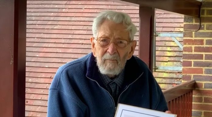 The oldest man in the world recognized as a UK resident