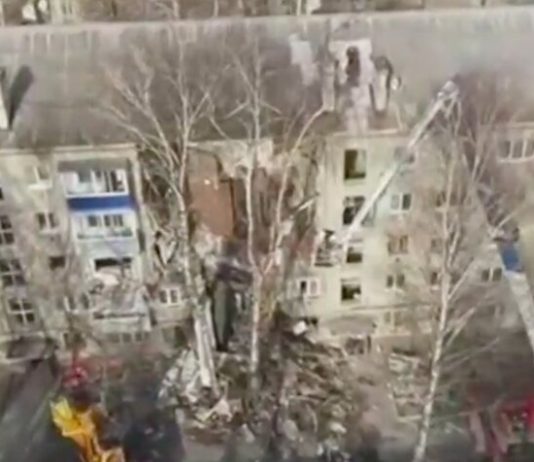 The situation at the scene of the explosion in a house in Orekhovo-Zuyevo was removed from the copter The situation at the scene of the explosion in a house in Orekhovo-Zuyevo was removed from the copter