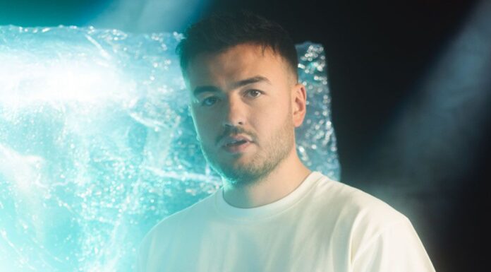 Ardian Bujupi: New video for "Modela" with sexy influencer Sabrine Khan