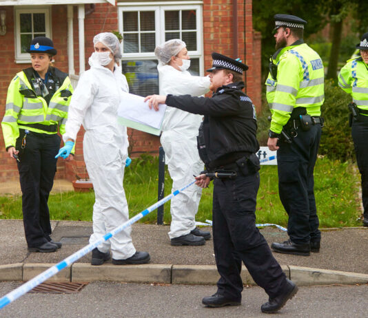 Creepy! Police find body parts and torso in two suitcases!