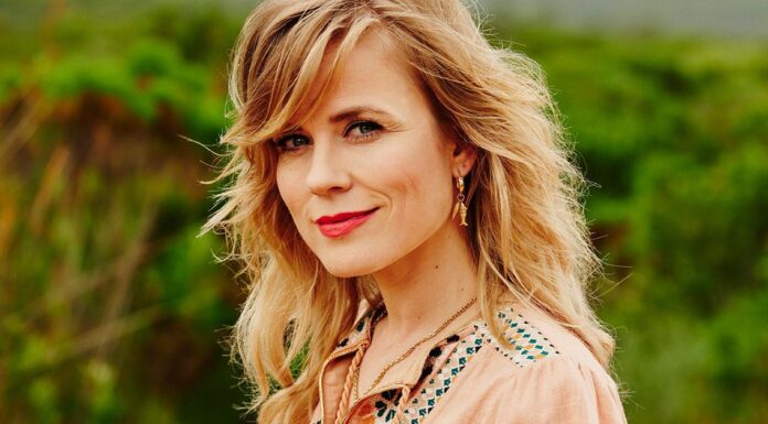 "Sing my song" 2024: Who is Ilse DeLange?
