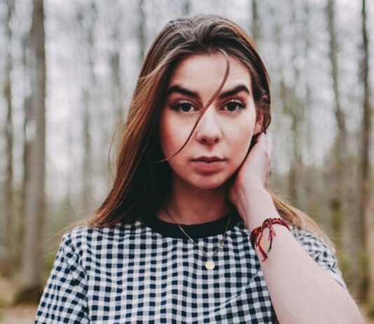 Leolixl: How well does the TikTok star know about 2000 music?