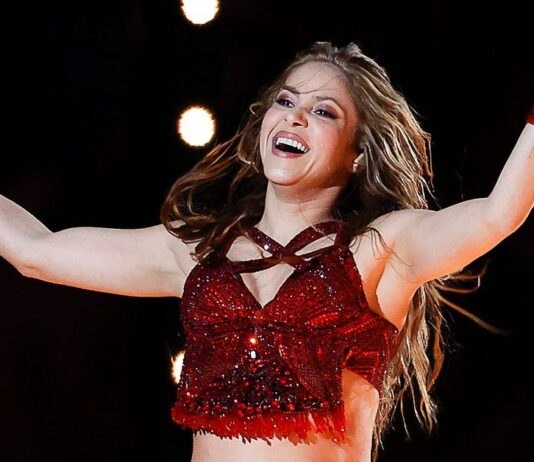 Shakira is finally working on new music again