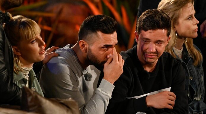 “Sing my song” (4): Tears due to MoTrip’s abortion song