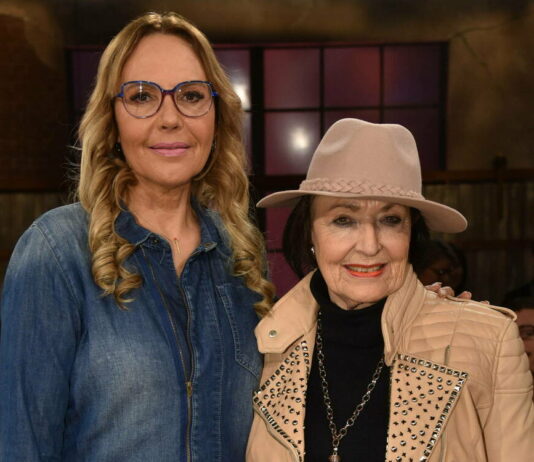 United again: Natascha Ochsenknecht celebrates Mother’s Day with her mom
