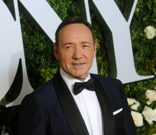 Kevin Spacey compares his crash to Corona unemployed