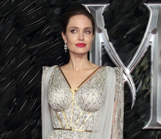 Angelina Jolie recalls her mother: "Her death changed me"