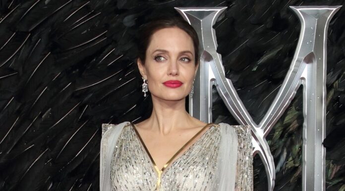Angelina Jolie recalls her mother: "Her death changed me"