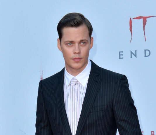 "Clark": Bill Skarsgård turns from a horror clown to a hostage-taker