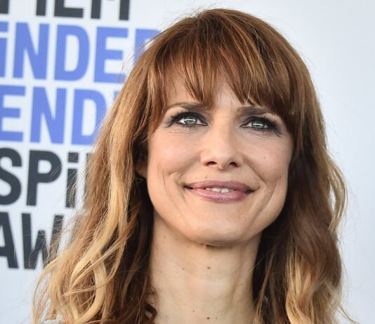 Director Lynn Shelton dies at 54