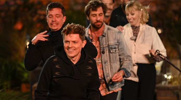 "Sing my song": Michael Patrick Kelly smashes guitar