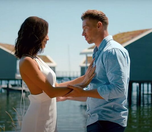 Ramon Roselly: Here is "A summer night with you" and what we notice!