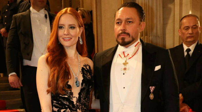 Barbara Meier's wedding day: puzzle journey and 1,000 red roses