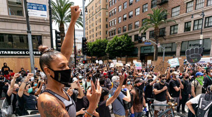 Ben Affleck, Ariana Grande and Co .: celebrities support US protests