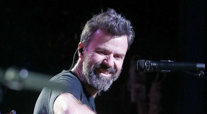 Spanish singer Pau Donés loses fight against cancer