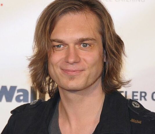 "DSDS" star Thomas Godoj announces comeback
