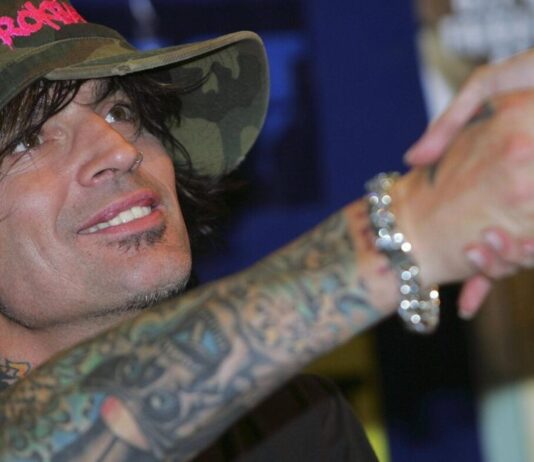 Post Malone: Tommy Lee drums on "Tommy Lee"