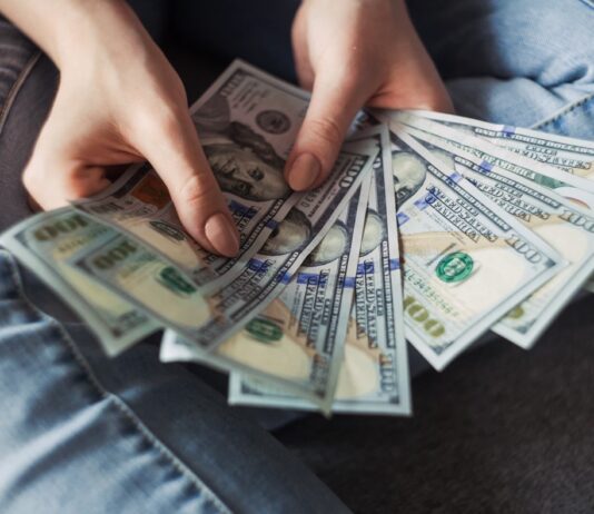 Paying Back Student Loans: 4 Steps to a Debt-Free Life