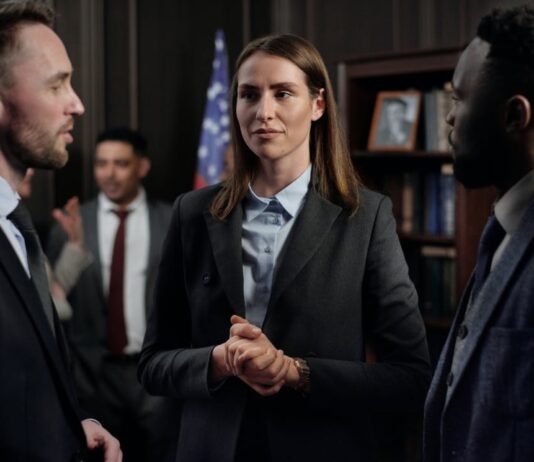 10 Tips to Keep in Mind While Hiring an Injury Lawyer