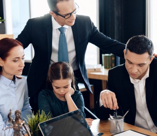 8 Hints That Will Trigger You to Hire a Child Custody Lawyer