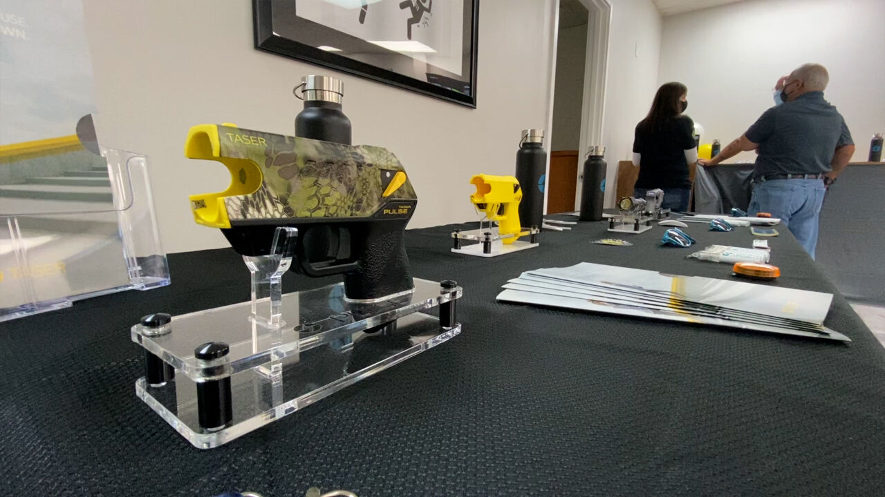 Are Stun Guns Legal In U.S. For Selfdefense? Law & Crime News